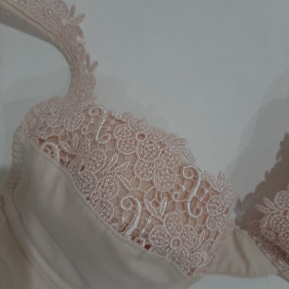 Vintage coquette fairycore satin crochet lace LA Senza bra - Picture 5 of 16